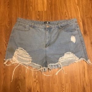 denim, distressed shorts! high waisted of course